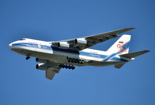 Antonov An-124 Ruslan (RA-82074)