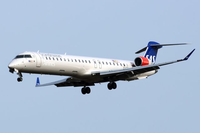 Canadair Regional Jet CRJ-900 (EI-FPI)