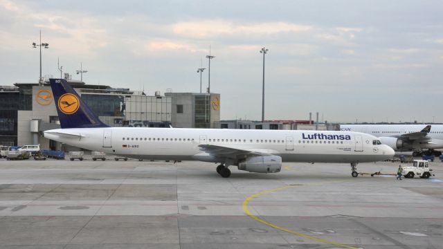 Airbus A321 (D-AIRO) - Lufthansa Airbus A321-131 D-AIRO Konstanz in Frankfurt 