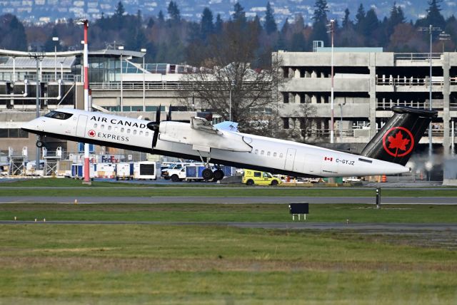 de Havilland Dash 8-400 (C-GYJZ)