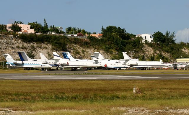 Boeing 727-100 (VP-CKA)