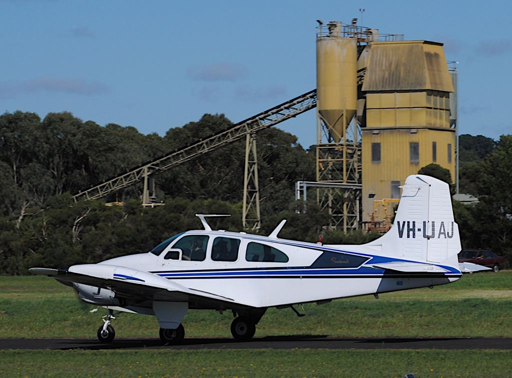 Beechcraft Travel Air (VH-UAJ)