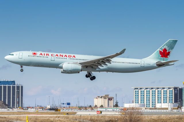 Airbus A330-300 (C-GFAH)