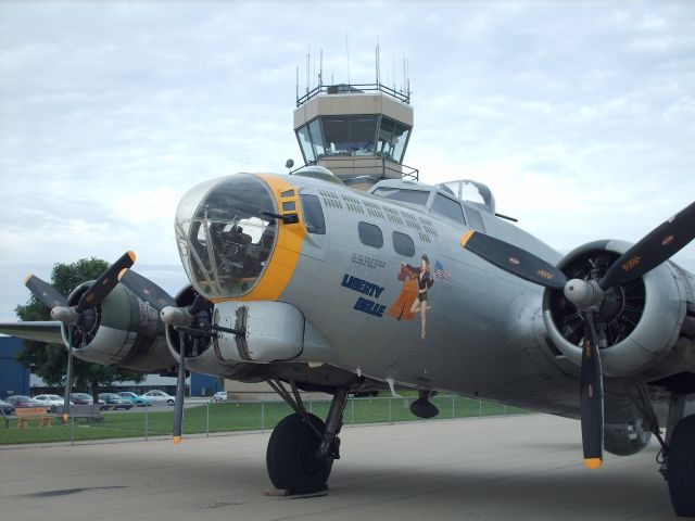 Boeing B-17 Flying Fortress (N390TH) - JUNE 2009