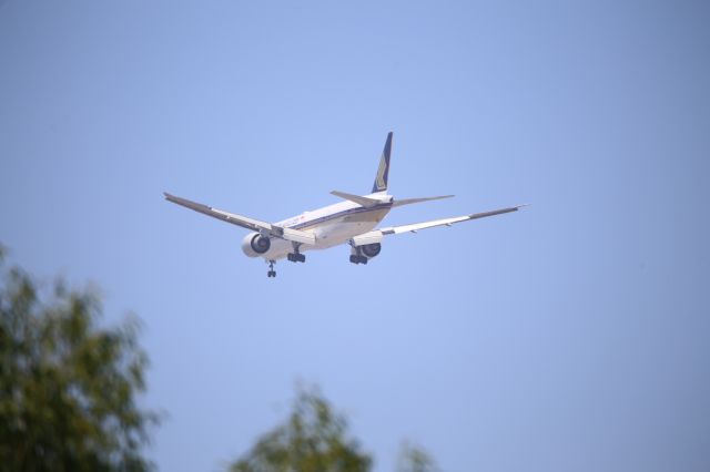 BOEING 777-300ER (9V-SWO)