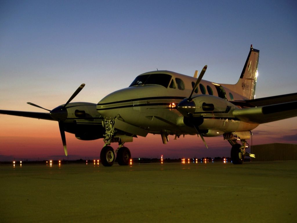 Beechcraft King Air 90 (N77HE) - Air Ambulance C-90