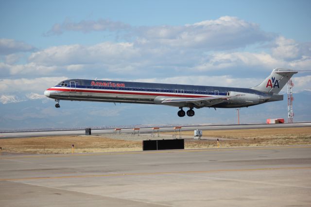 McDonnell Douglas MD-80 (N7517A)