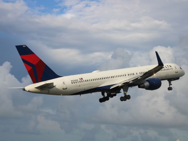 Boeing 757-200 (N554NW)