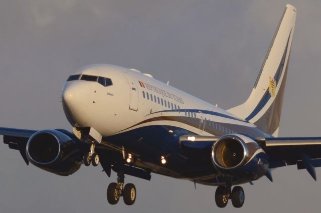 Boeing 737-700 (TT-ABD) - 10/11/2013