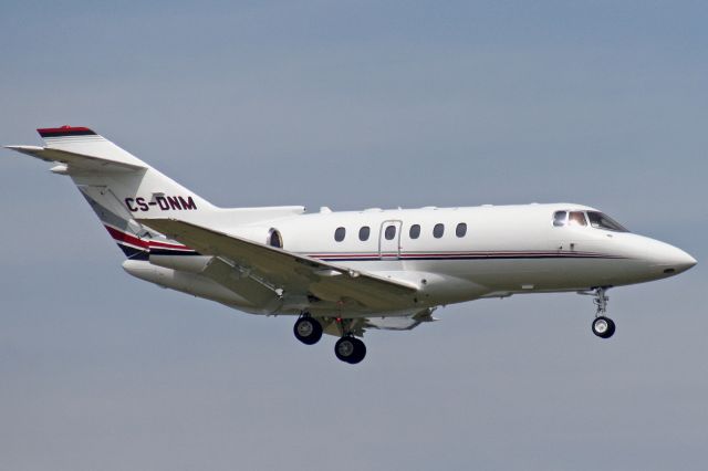 Hawker 800 (CS-DNM)