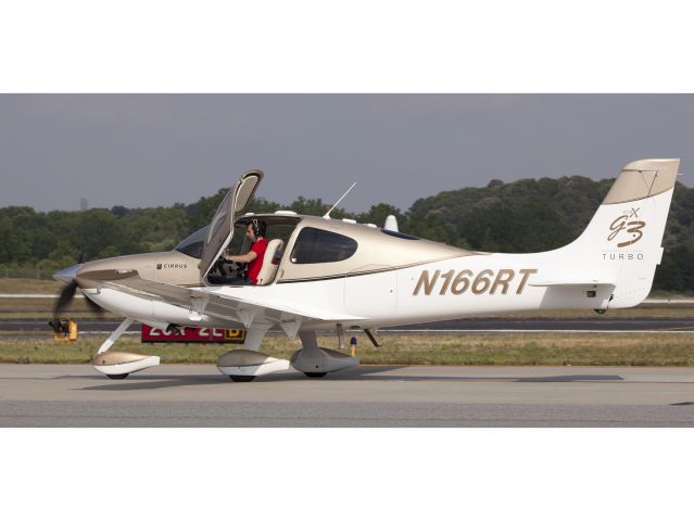 Cirrus SR-22 (N166RT) - It was a hot day...