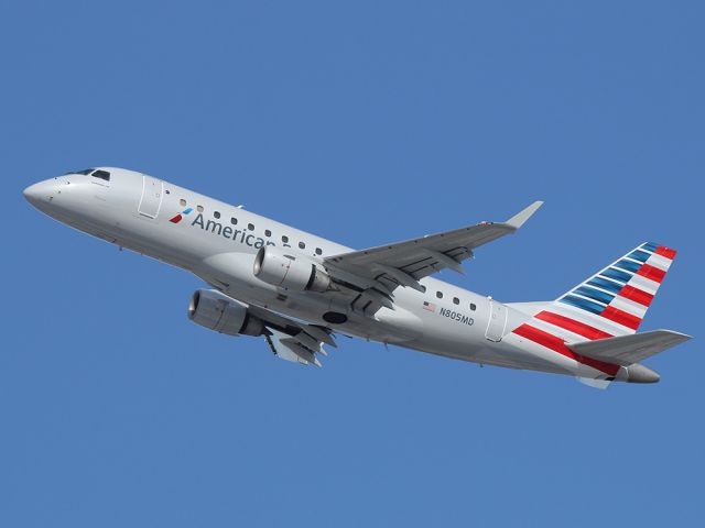 Embraer 170/175 (N805MD)