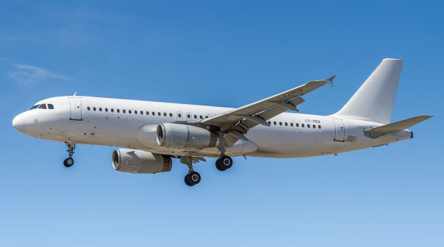 Airbus A320 (LY-VEQ) - Cubana 182 on short finals for runway 23