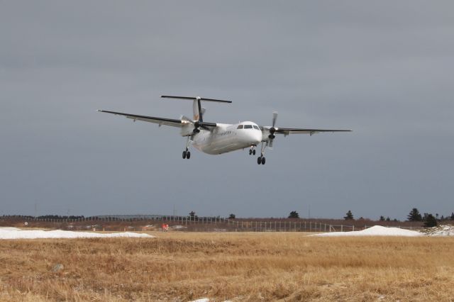 de Havilland Dash 8-300 (C-FPAE)