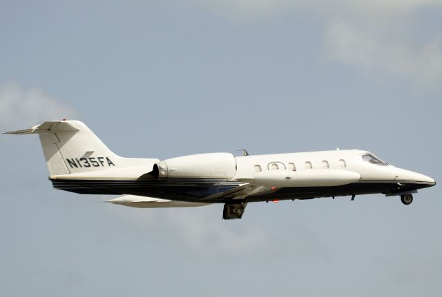 Learjet 35 (N135FA)