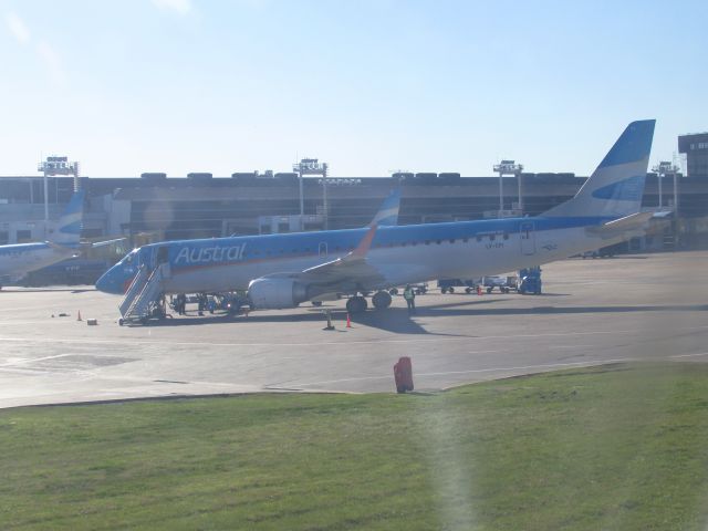 Embraer ERJ-190 (LV-CPI)