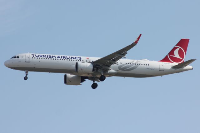 Airbus A321neo (TC-LSU)