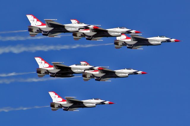 Lockheed F-16 Fighting Falcon — - Daytona Beach Wings & Waves Airshow 2012