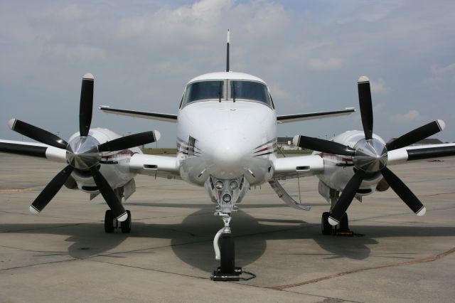 Beechcraft King Air 100 (N150YR)