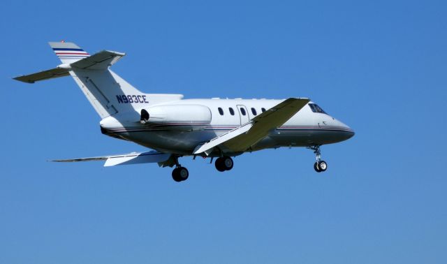 Hawker 800 (N983CE) - On final is this 1999 Raytheon Hawker 800XP in the Summer of 2019.