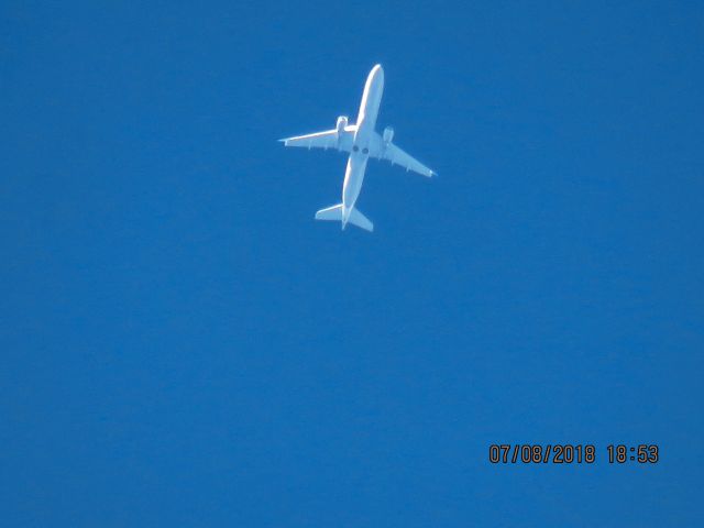 Embraer 175 (N87319)