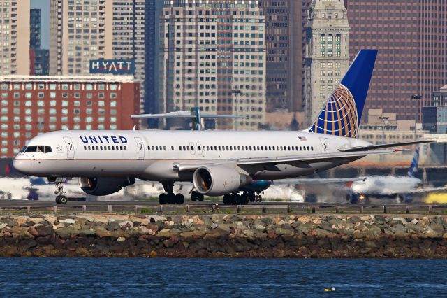 Boeing 757-200 (N507UA)