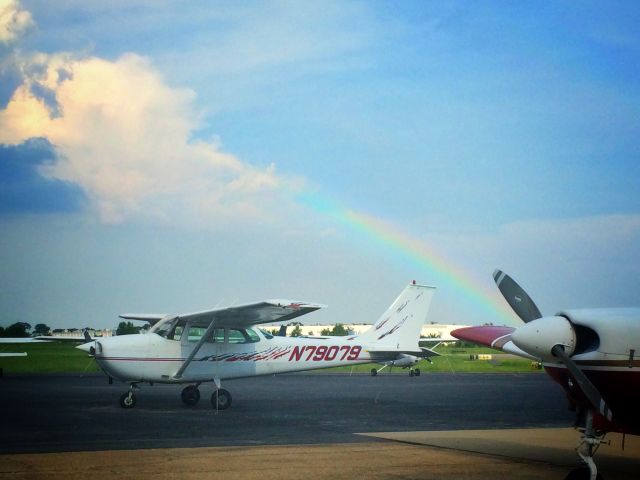 Cessna Skyhawk (N79079) - N79079 enjoying the rainbow