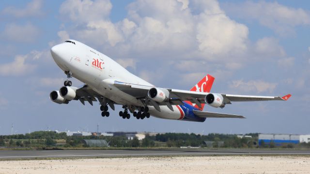 Boeing 747-200 (ER-JAI)