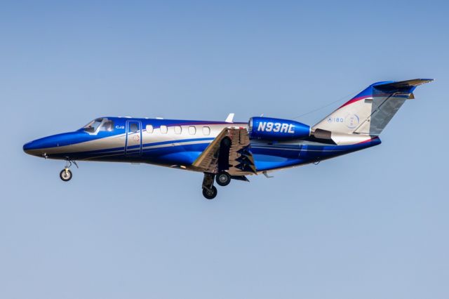 Cessna Citation CJ2+ (N93RL) - On final for 35L from YWG.