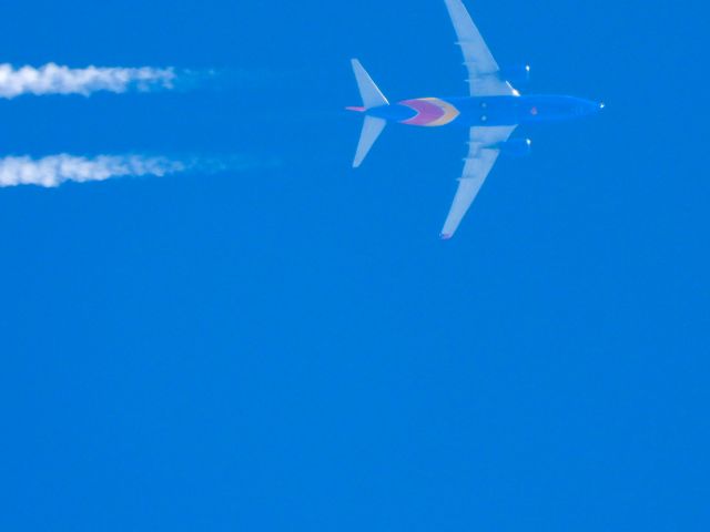 Boeing 737-700 (N7831B) - OPF-YVRbr /07/08/22