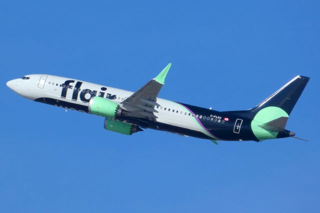 Boeing 737 MAX 8 (C-FLKC)