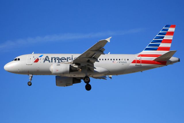 Airbus A319 (N760US)