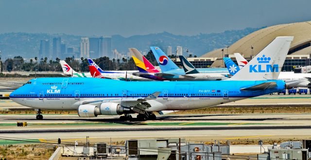 Boeing 747-400 (PH-BFF) - PH-BFF KLM Royal Dutch Airlines Boeing 747-406(M) s/n 24202 "The Flying Dutchman" - AirFrance KLMbr /Delivered February 1990 br /The last 747-400M was delivered to KLM on April 10, 2002br /br /Los Angeles International Airport (IATA: LAX, ICAO: KLAX, FAA LID: LAX)br /Photo: TDelCorobr /September 2, 2017