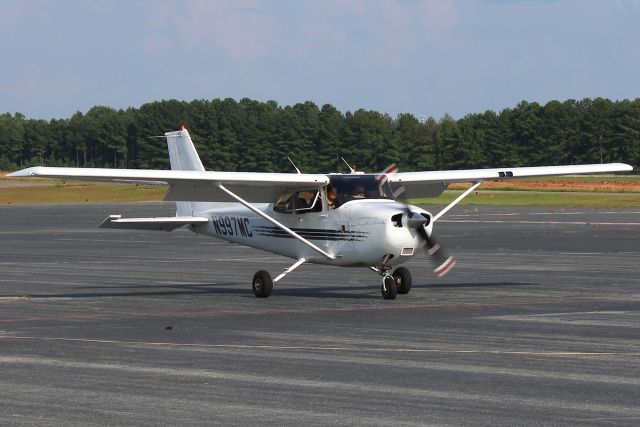 Cessna Skyhawk (N997MC) - A Cessna 172R Skyhawk part of Aeroventures, a flying club based in Briscoe Fld. Photo taken on 8/30/2020.