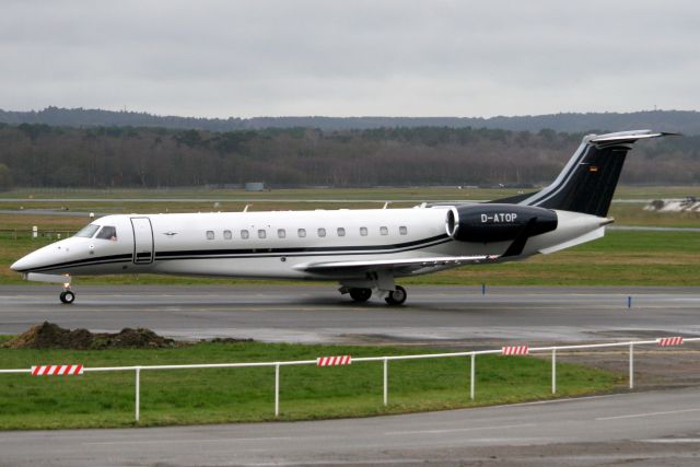 Embraer Legacy 600/650 (D-ATOP) - Air Hamburg Legacy 650E taxiing to depart rwy 24 on 6-Mar-19 heading for LFMN as AHO614A.