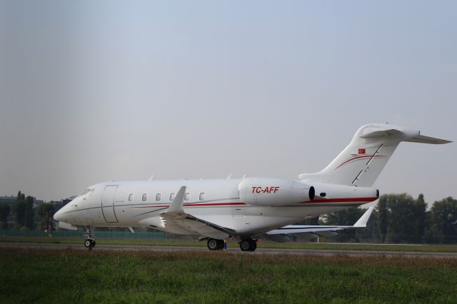 Bombardier Challenger 300 (TC-AFF)