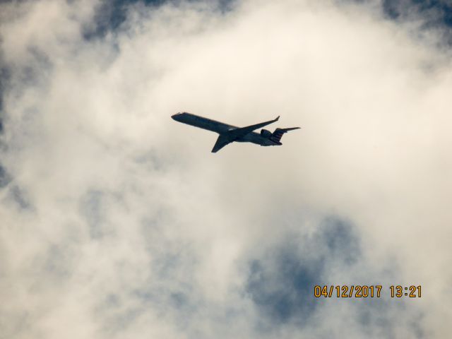 Canadair Regional Jet CRJ-900 (N909FJ)