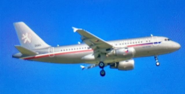 Airbus A319 (CEF5F)