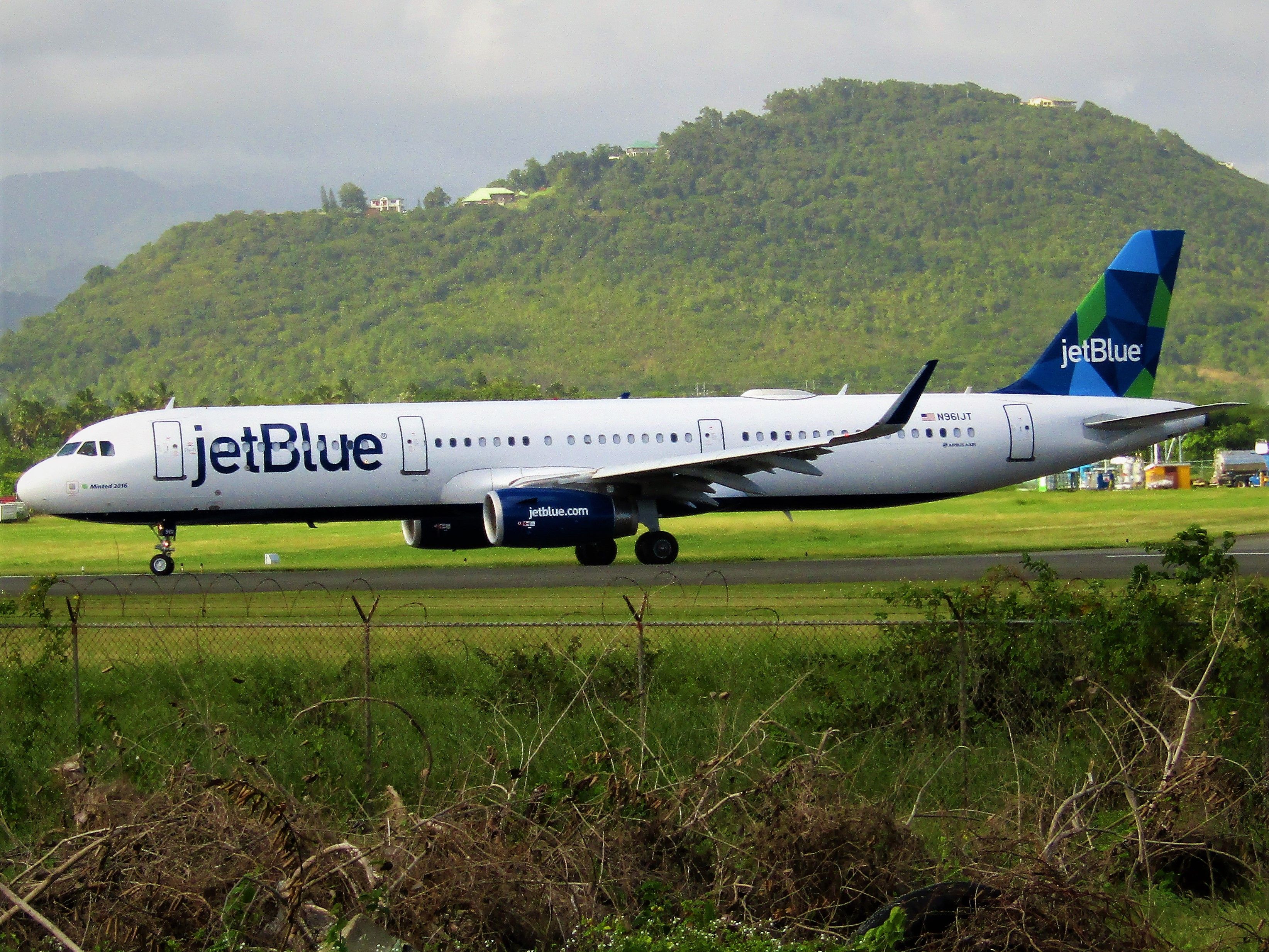 Airbus A321 (N961JT)