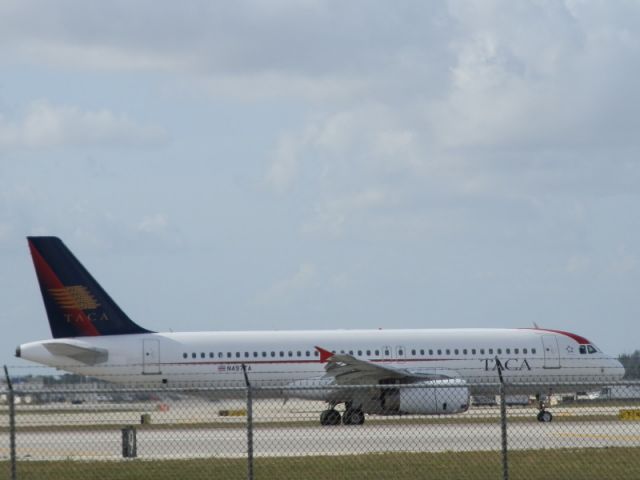 Airbus A319 (N479TA)