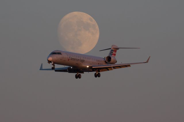 Canadair Regional Jet CRJ-700 (N760SK)