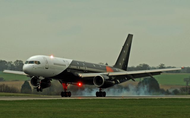 Boeing 737-800 (G-ZAPX)