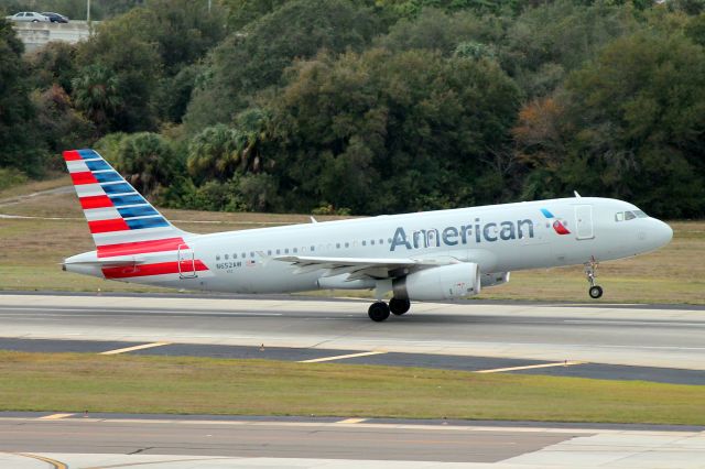 Airbus A320 (N652AW) - American Flight 1962 (N652AW) departs Tampa International Airport enroute to Charlotte/Douglas International Airport