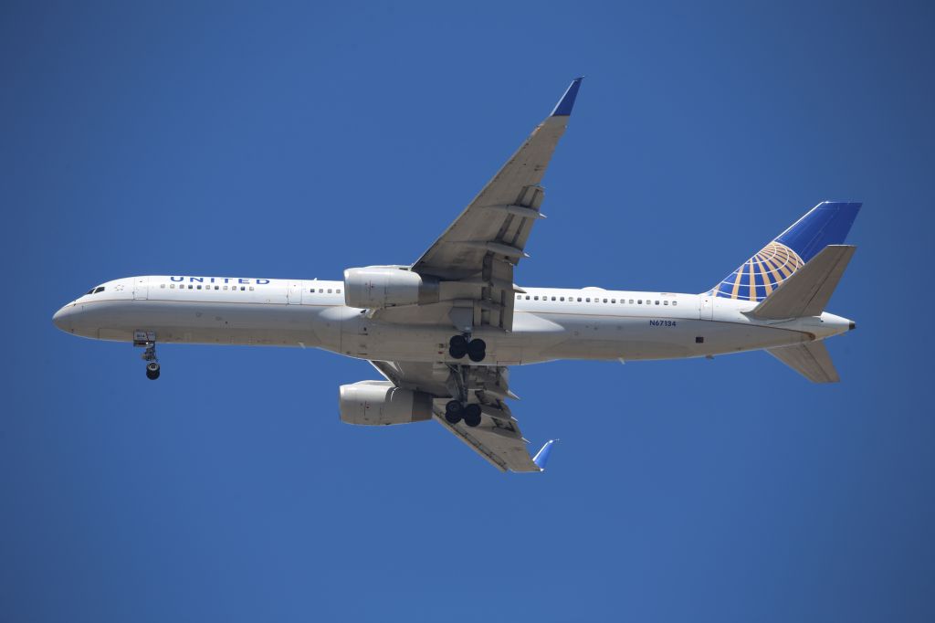 Boeing 757-200 (N67134)