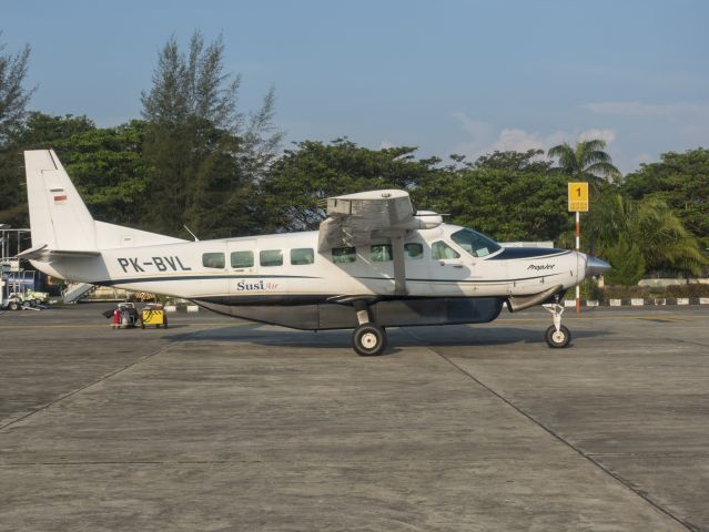 Cessna Caravan (PK-BVL) - Female Captain from South Africa and First Officer from South America. 14 MAR 2018.