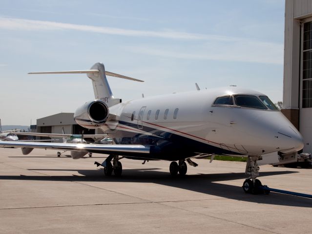 Bombardier Challenger 300 (N531FX)