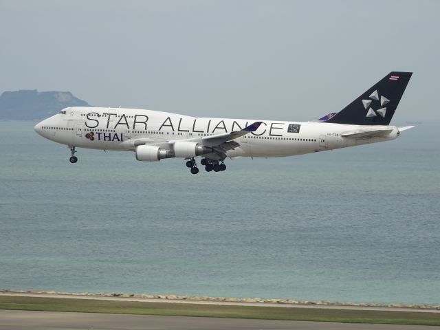 Boeing 747-400 (HS-TGW)
