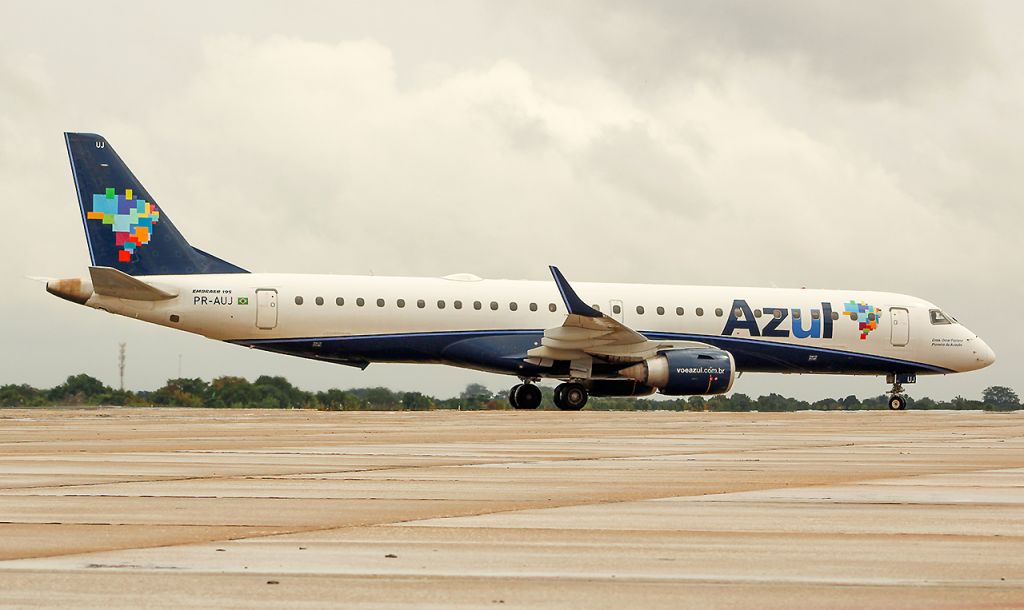 Embraer ERJ-190 (PR-AUJ)