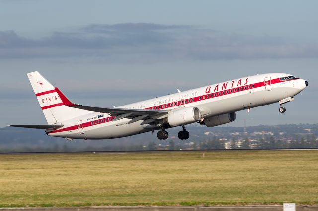 Boeing 737-800 (VH-VXQ) - 1959 Retro Livery, QF510/QFA510 to BNE Brisbane, SYD/YSSY 27/05/2017