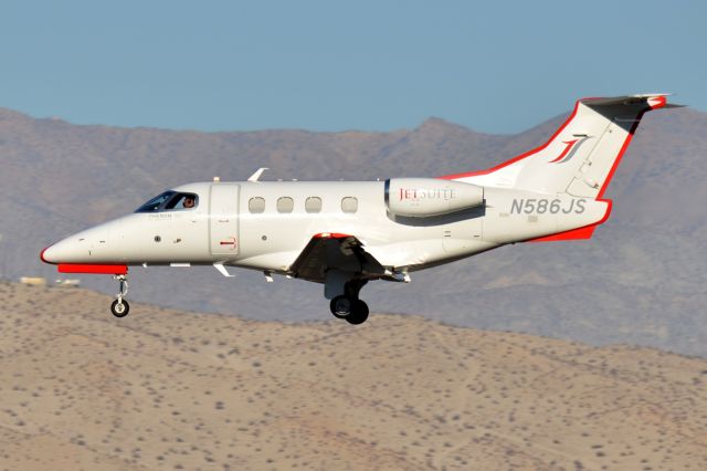 Embraer Phenom 100 (N586JS)